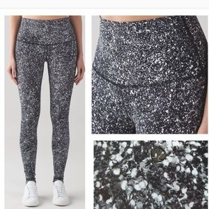 NBW Lululemon Wunder Under Splatter Black White